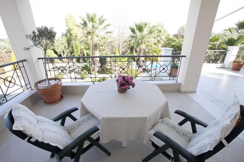 Villa Elena Peraía Exterior foto